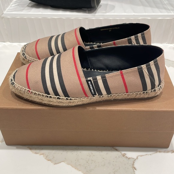 Burberry’s Iconic Stripe Espadrille - Picture 2 of 3